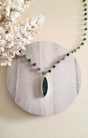 Handmade Emerald Necklace, Bohemian Beaded Chain Necklace, Raw Emerald Pendant Necklace, Statement Necklace