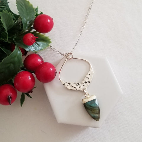Labradorite Necklace, Modern Arabesque Pendant Necklace, Gemstone Statement Necklace, Silver Necklace, Labradorite Jewelry, Christmas Gift for Her