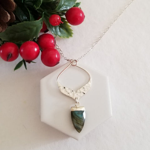 Labradorite Necklace, Modern Arabesque Pendant Necklace, Gemstone Statement Necklace, Silver Necklace, Labradorite Jewelry, Holiday Gift for Her