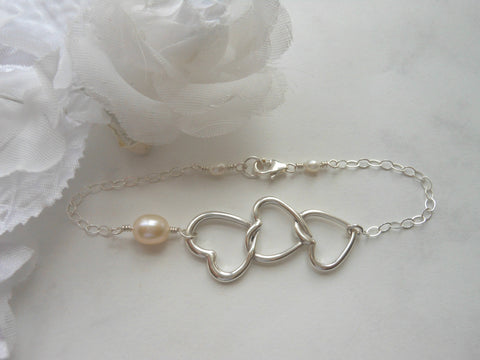 Hearts and freshwater pearl bracelet 