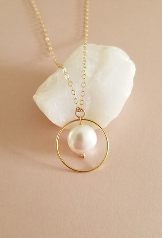 Timeless and Elegant Coin Pearl Pendant Necklace