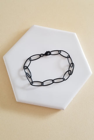 Edgy Black Chain Link Bracelet for Women