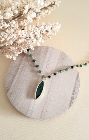 Raw Emerald Necklace, Beaded Emerald Chain Necklace, Emerald Pendant Necklace, Layering Necklace, Boho Beaded Necklace, Handmade Emerald Jewelry