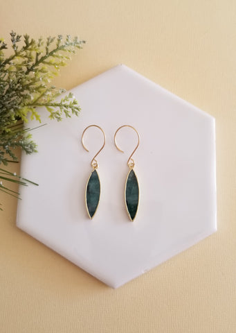 Raw Emerald Earrings Gold, Dainty Gold Hoop Earrings, May Birthstone Jewelry, Green Stone Earrings Dangle, Gift for Her, Statement Earrings