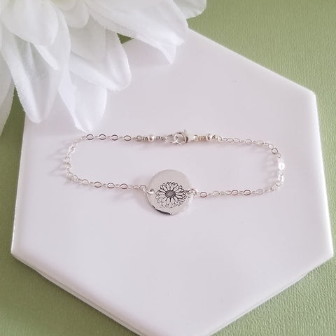 Daisy Flower Bracelet, Thin Silver Bracelet, Flower Bracelet, Gift for Her, Dainty Bracelet for Women, April Birth Flower, Gift for Mom, Daisy Charm Bracelet