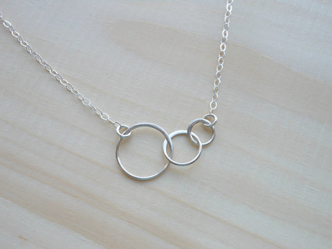 Mothers Necklace, Sterling Silver Interlocked Rings Necklace