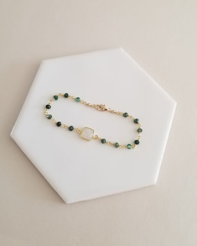 Emerald and Moonstone Bracelet, Boho Beaded Bracelet, Dainty Emerald Bracelet, Rosary Chain Bracelet, Raw Gemstone Bracelet, Gift for Her