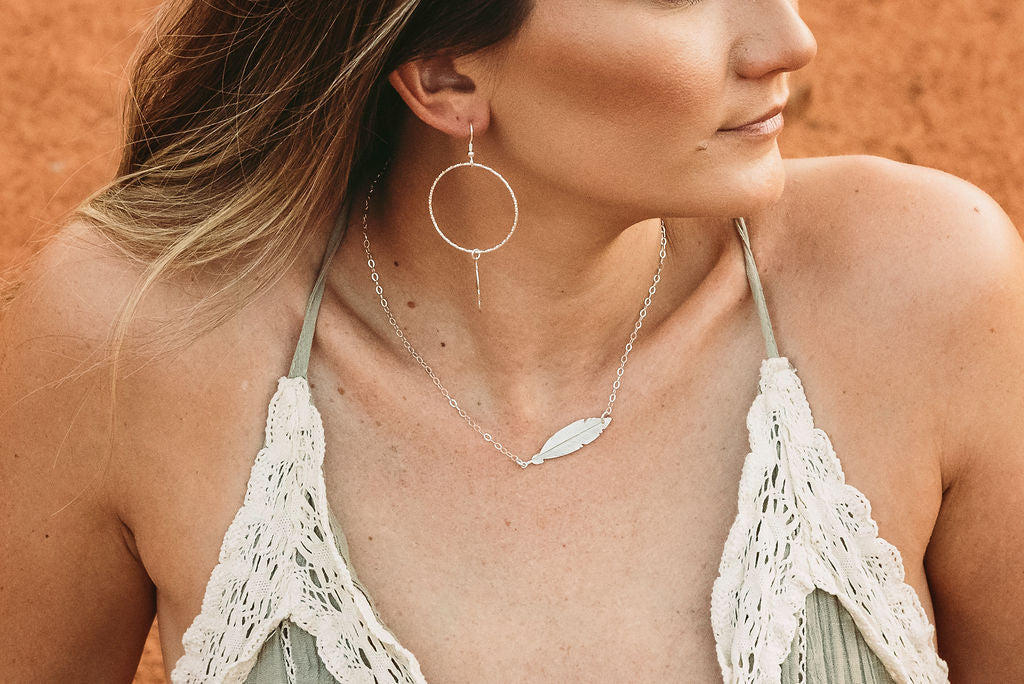 Dainty online feather necklace